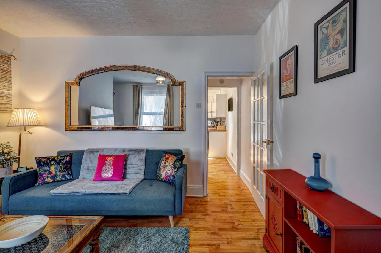 *New* Chester Canal Side 2 Bed Character Home Экстерьер фото