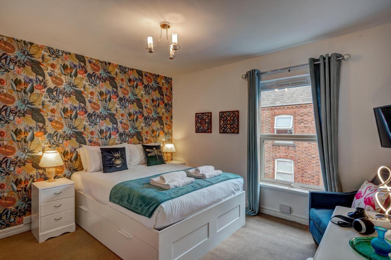 *New* Chester Canal Side 2 Bed Character Home Экстерьер фото