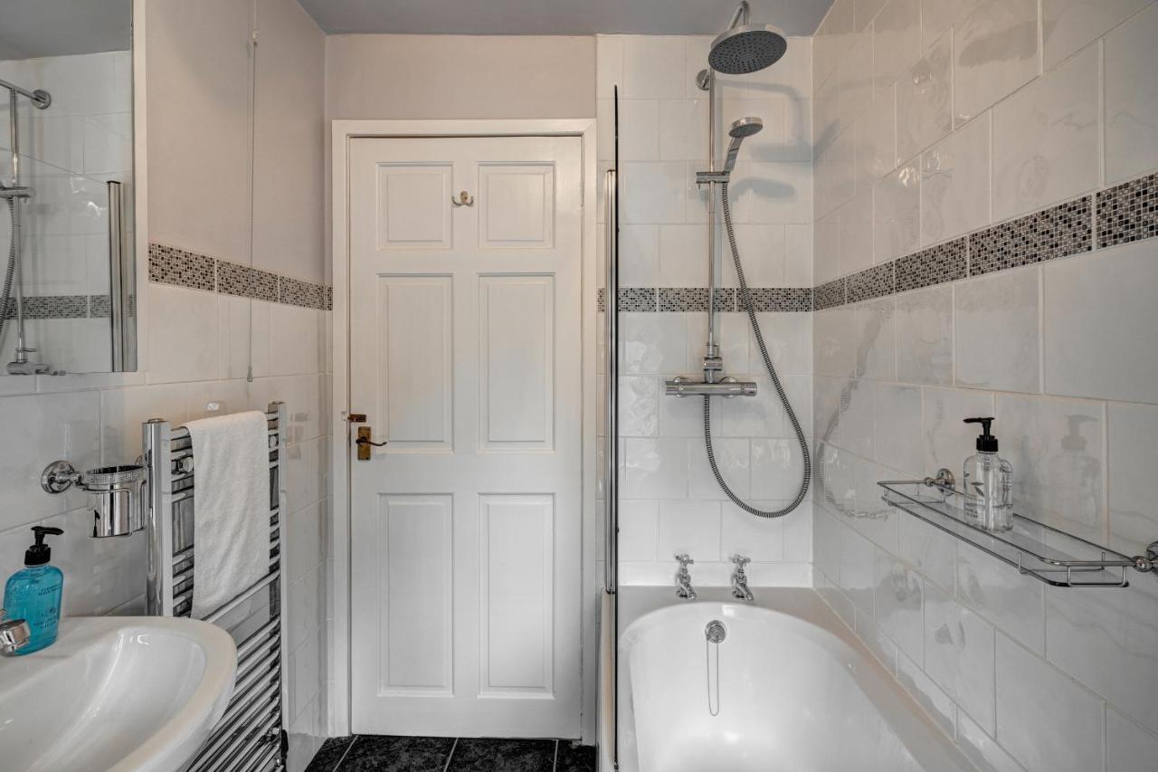 *New* Chester Canal Side 2 Bed Character Home Экстерьер фото
