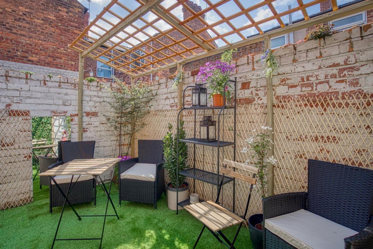 *New* Chester Canal Side 2 Bed Character Home Экстерьер фото