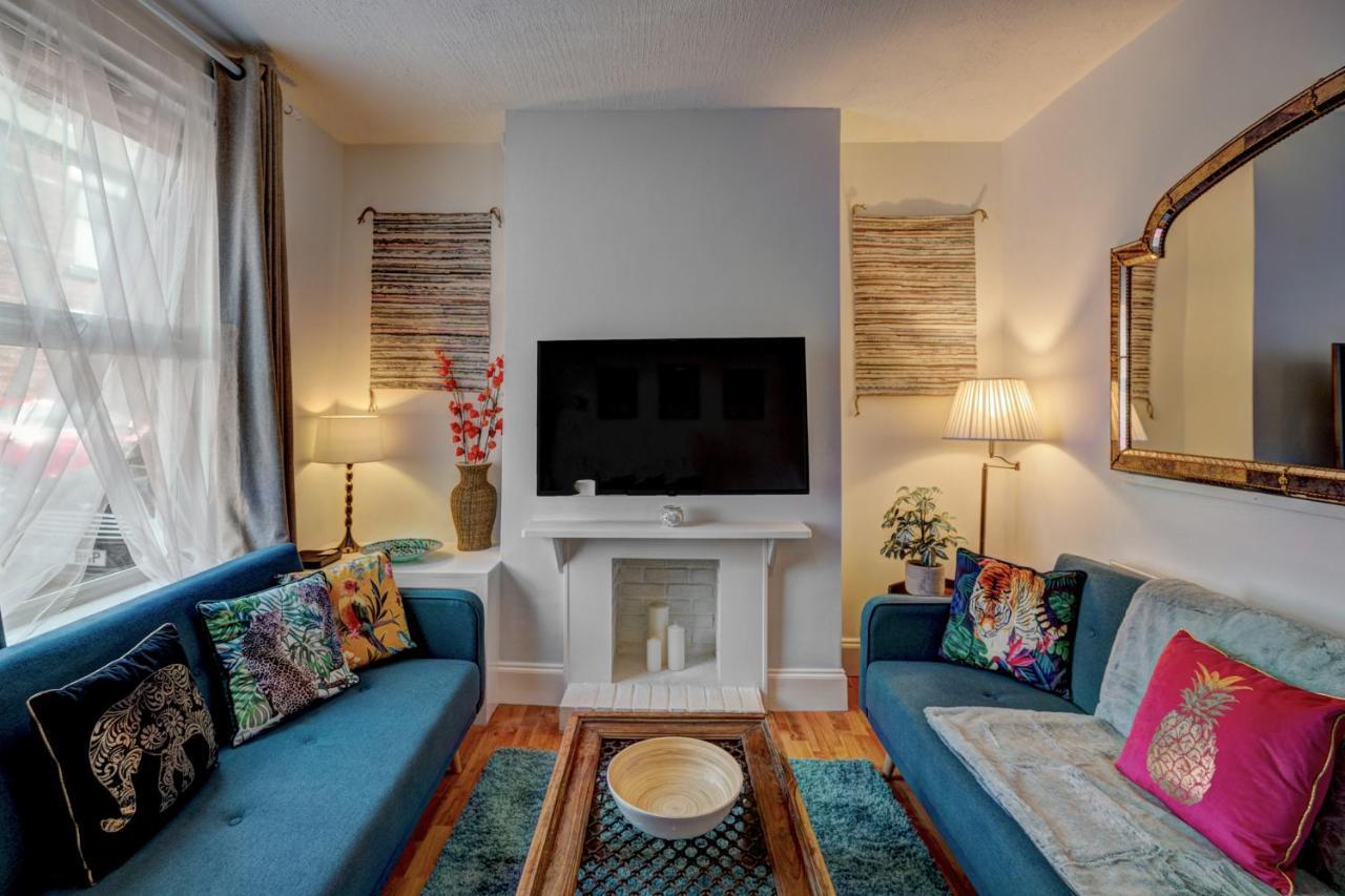 *New* Chester Canal Side 2 Bed Character Home Экстерьер фото