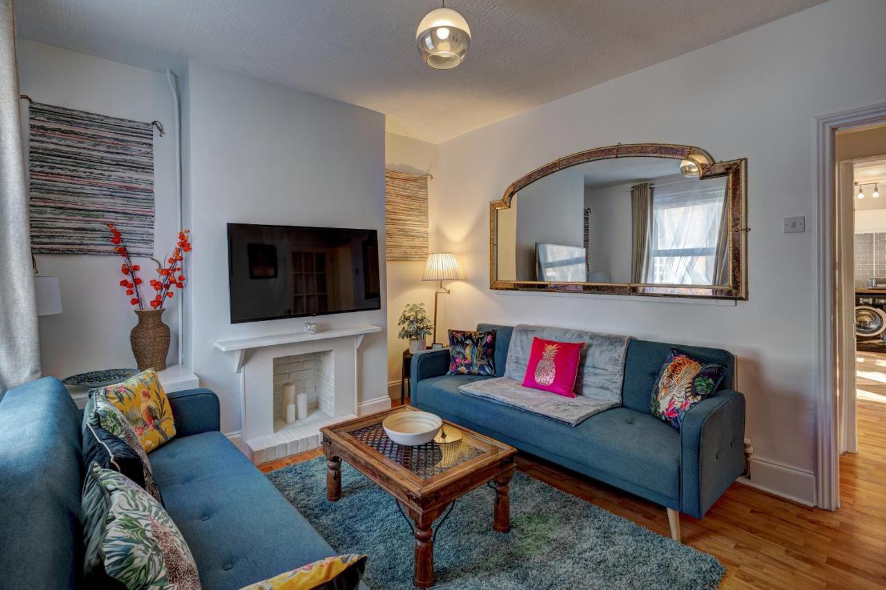 *New* Chester Canal Side 2 Bed Character Home Экстерьер фото